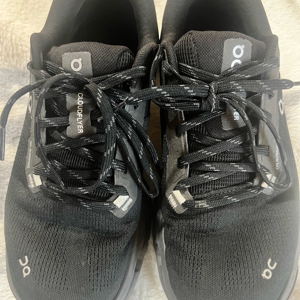 On Running Cloudflyer Shoes - Black